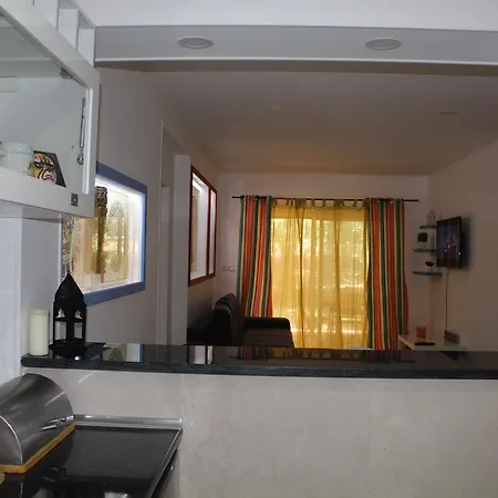 Apartamento Turistico Acoteias Апартаменти *